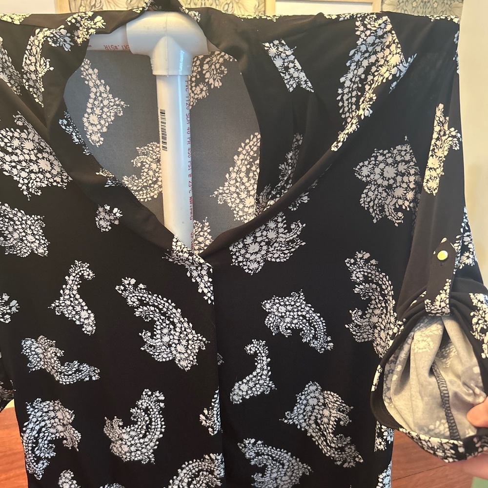 Liz Claiborne Black and White Blouse